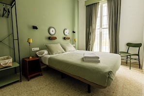 Comfort Double Room | Down comforters, in-room safe, desk, laptop workspace