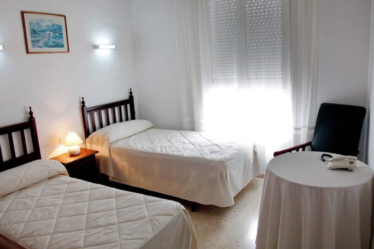 Comfort Double Room | Down comforters, in-room safe, desk, laptop workspace