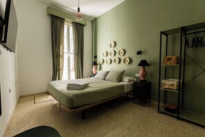 Couette en duvet d'oie, coffres-forts dans les chambres, bureau