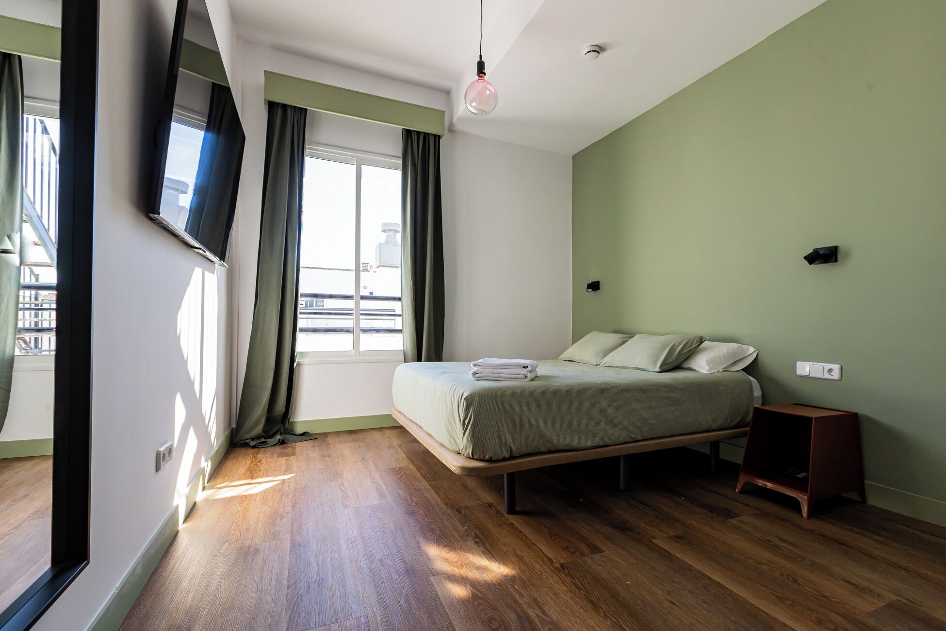 Couette en duvet d'oie, coffres-forts dans les chambres, bureau