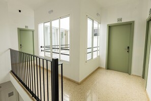 Comfort-Doppelzimmer | Daunenbettdecken, Zimmersafe, Schreibtisch