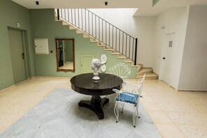 En 50-tommers smart-TV med Parabol-TV