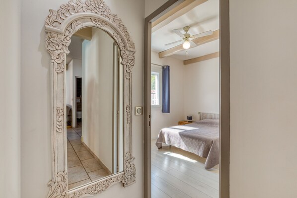 3 bedrooms, iron/ironing board, WiFi