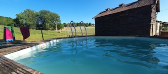 Ferme de la Felicità with Pool near Lauzerte