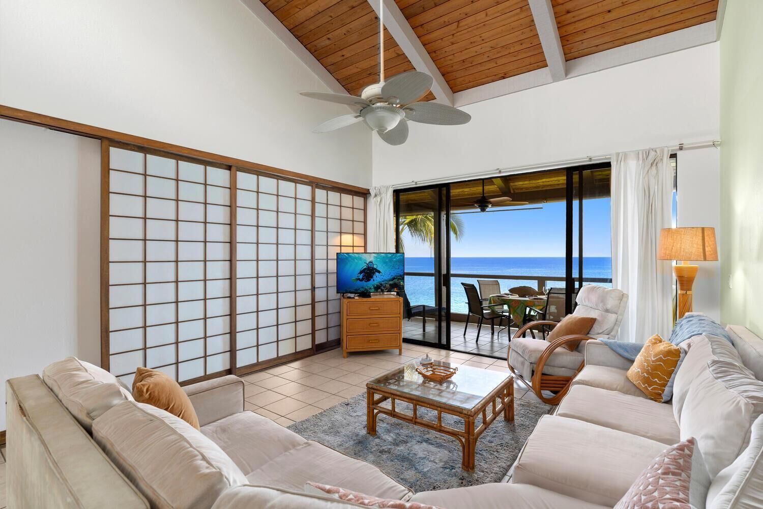 Condo, Multiple Beds (KKSR#1304 Direct Oceanfront Top Floor) | Living area