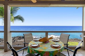 Kondominium, Beberapa Tempat Tidur (Keauhou Kona Surf & Racquet Club#1-30) | Tempat makan outdoor