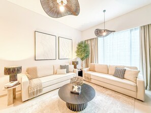 Luxury Apartment, Balcony, Courtyard View | Living area