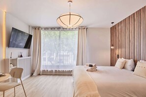 1 chambre, fer et planche à repasser, Wi-Fi, literie fournie