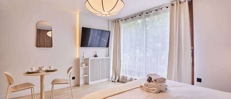 1 chambre, fer et planche à repasser, Wi-Fi, draps fournis