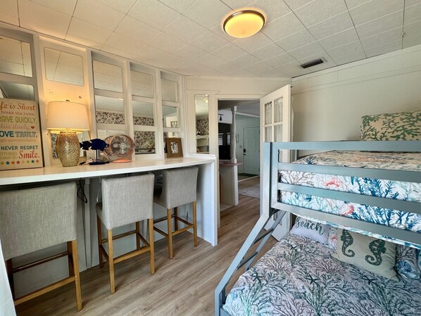2 bedrooms, iron/ironing board, travel cot, free WiFi