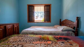 4 bedrooms, iron/ironing board, WiFi