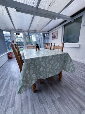 Apartment | In-room dining