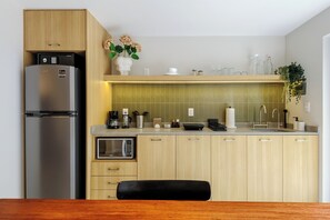 Design Loft, 1 Bedroom, Terrace | Private kitchen | Microwave, stovetop, coffee/tea maker, electric kettle - Zaterra (Mexico City)