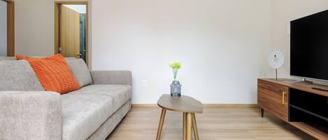 Apartemen Eksklusif | Area keluarga | Smart TV 50-inci dengan saluran TV digital