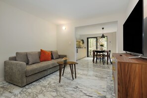 Design Loft, 1 Bedroom, Terrace | Living room | 50-inch Smart TV with digital channels - Zaterra (Mexico City)