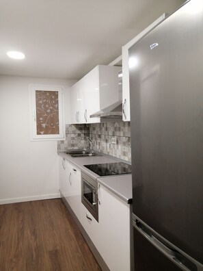 Microwave, coffee/tea maker, cookware/dishes/utensils - Bioma Imperial Minimalist Loft (Santa Cruz de Tenerife)