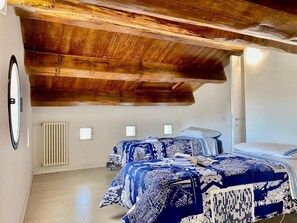 2 bedrooms, iron/ironing board, bed sheets