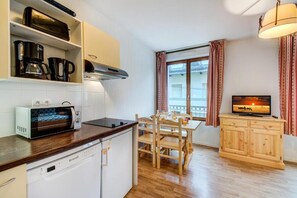 Private kitchen - Résidence Illixon ST3S (Bagnères-de-Luchon)