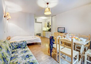 Room - Résidence Illixon 2P5S (Bagnères-de-Luchon)