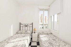 3 bedrooms, bed sheets