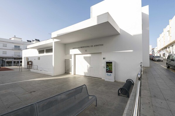 Exterior - Trafalgar Home - Three Bedroom Apartment, Sleeps 5 (Conil de la Frontera)