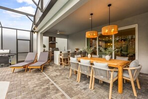 Outdoor dining - 10 Bedrooms/ 8 Bathrooms/ Windsor Cay (15907CC) (Clermont)