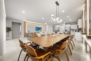 Dining - 8 Bedrooms / 6 Bathrooms / Windsor Cay (15914CC) (Clermont)