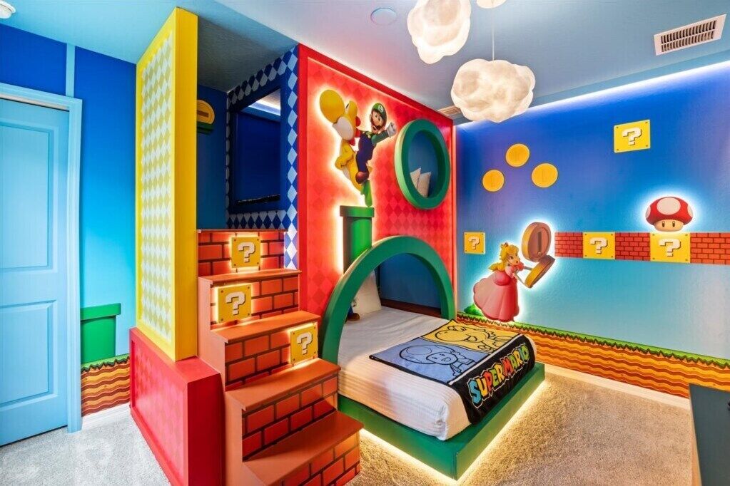 8 bedrooms, travel crib, WiFi, bed sheets