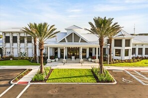 Exterior - 5 Bedrooms/ 4.5 Bathrooms/ Windsor Cay (16160 PF) (Clermont)