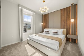 5 slaapkamers, een strijkplank/strijkijzer, wifi, beddengoed