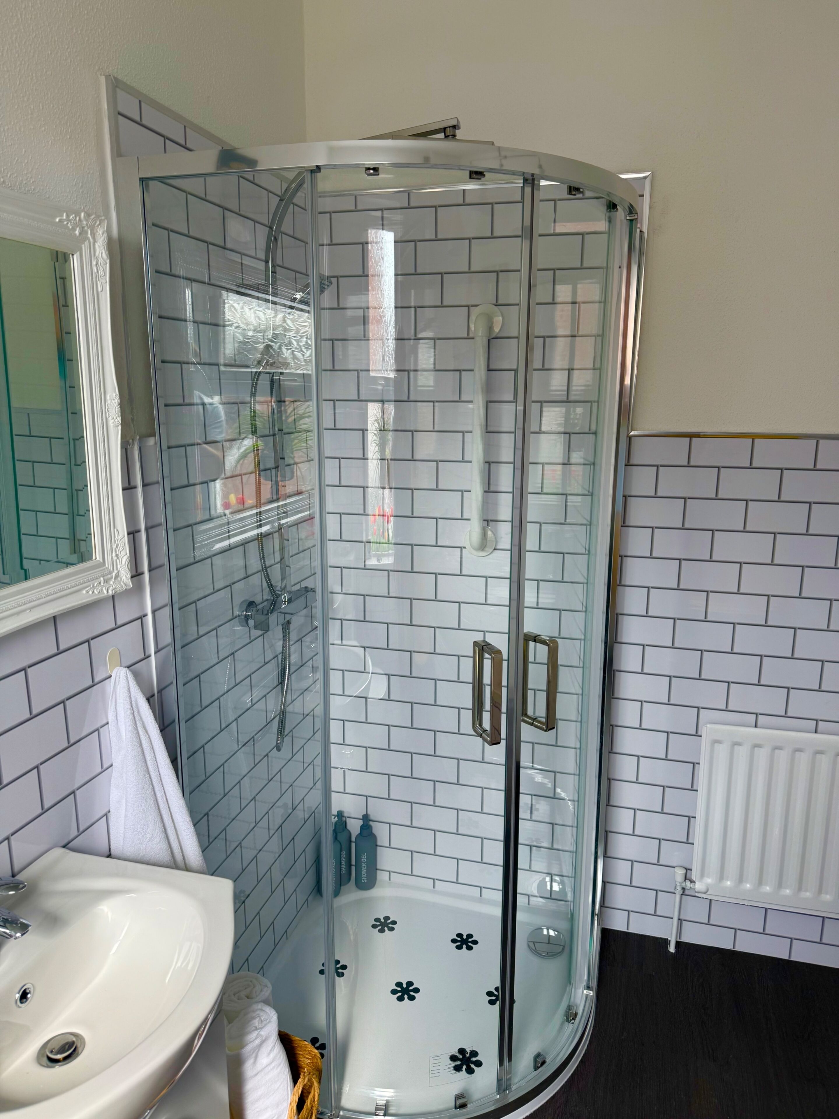 ฝักบัว, ผ้าเช็ดตัว