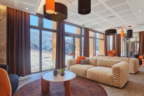 TV - À proximité des pistes | Piscine + sauna (Monvalezan)
