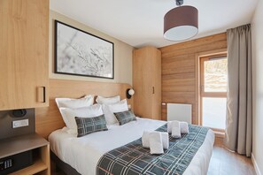 3 bedrooms, free WiFi, bed sheets - À proximité des pistes | Piscine + sauna (Monvalezan)