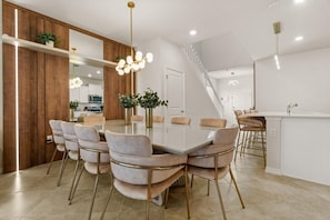 Dining - 7 BD/ 5.5 BA/ Windsor Cay (15898 CC) (Clermont)