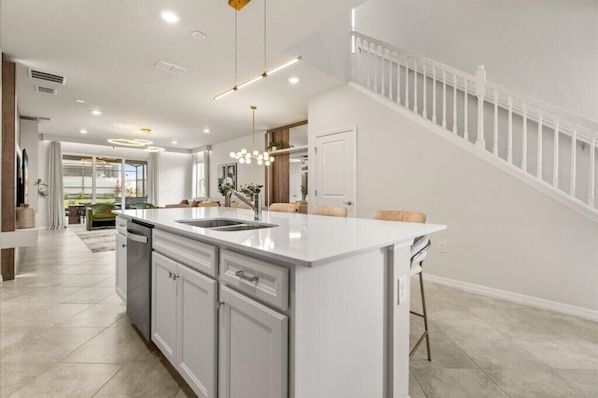 Interior - 7 BD/ 5.5 BA/ Windsor Cay (15898 CC) (Clermont)