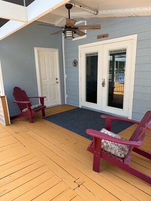 Terrace/patio - HUNTING & FISHING COTTAGE WITH SCREENED POOL IN THE OCALA NATIONAL FOREST! (Salt Springs)