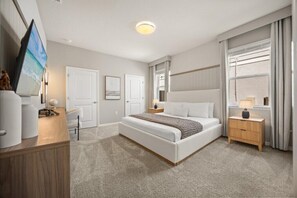 8 chambres, fer et planche à repasser, Wi-Fi, draps fournis