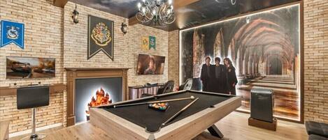 Harry Potter - themed game room