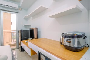 Room - Elegant Studio Near Senayan And Pondok Indah At Pakubuwono Terrace Apartment (Jakarta)