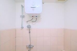Standard Studio | Bilik Mandi