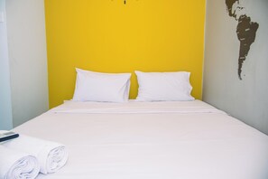 Room - Cozy And Comfort 1Br With Walk In Closet At Pakubuwono Terrace Apartment (Jakarta)
