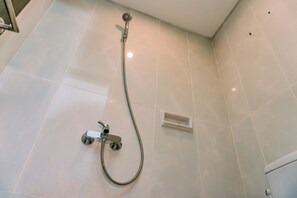 Standard Studio | Bathroom - Fully Furnished And Simply Studio At Serpong Garden Apartment (Cisauk)