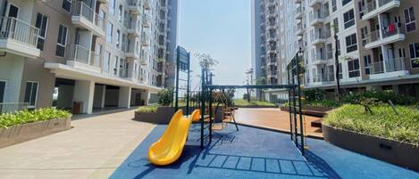 Children’s play area – outdoor