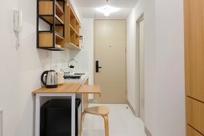 Standard Studio | Private kitchen - Homey Studio Apartment Tokyo Riverside Pik 2 (Teluknaga)
