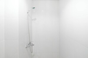 Standard Studio | Bathroom