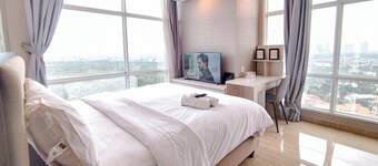 Spacious 2Br With Extra Room At Grand Sungkono Lagoon Apartment