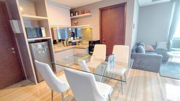 Standard Apartment | Dining room