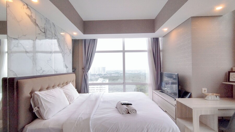 Spacious 2Br With Extra Room At Grand Sungkono Lagoon Apartment