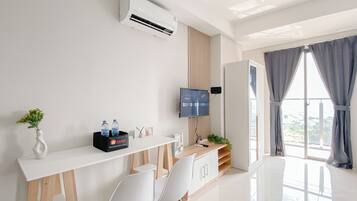 Standard Studio | Living room