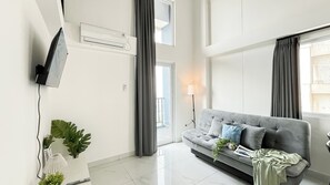 Room - Spacious 3Br At Kingland Avenue Apartment (South Tangerang)